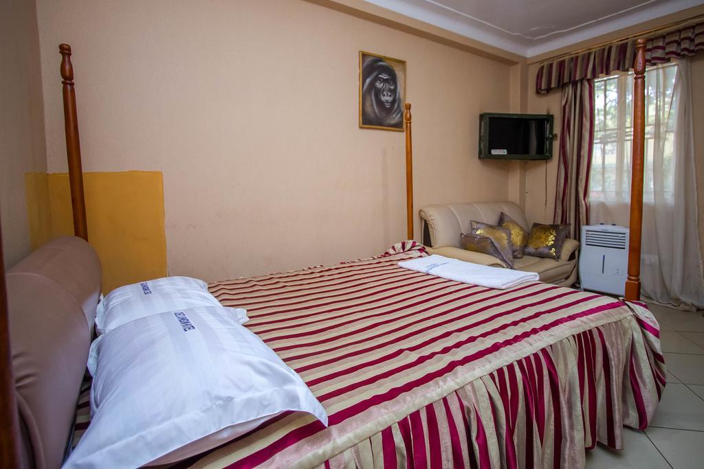 La Grand Chez Johnson Hotel Muyenga Kampala Kültér fotó