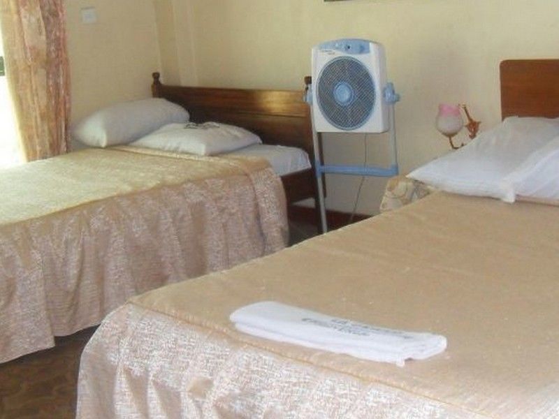 La Grand Chez Johnson Hotel Muyenga Kampala Kültér fotó
