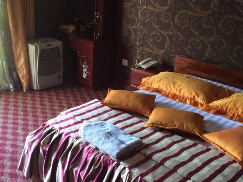 La Grand Chez Johnson Hotel Muyenga Kampala Kültér fotó