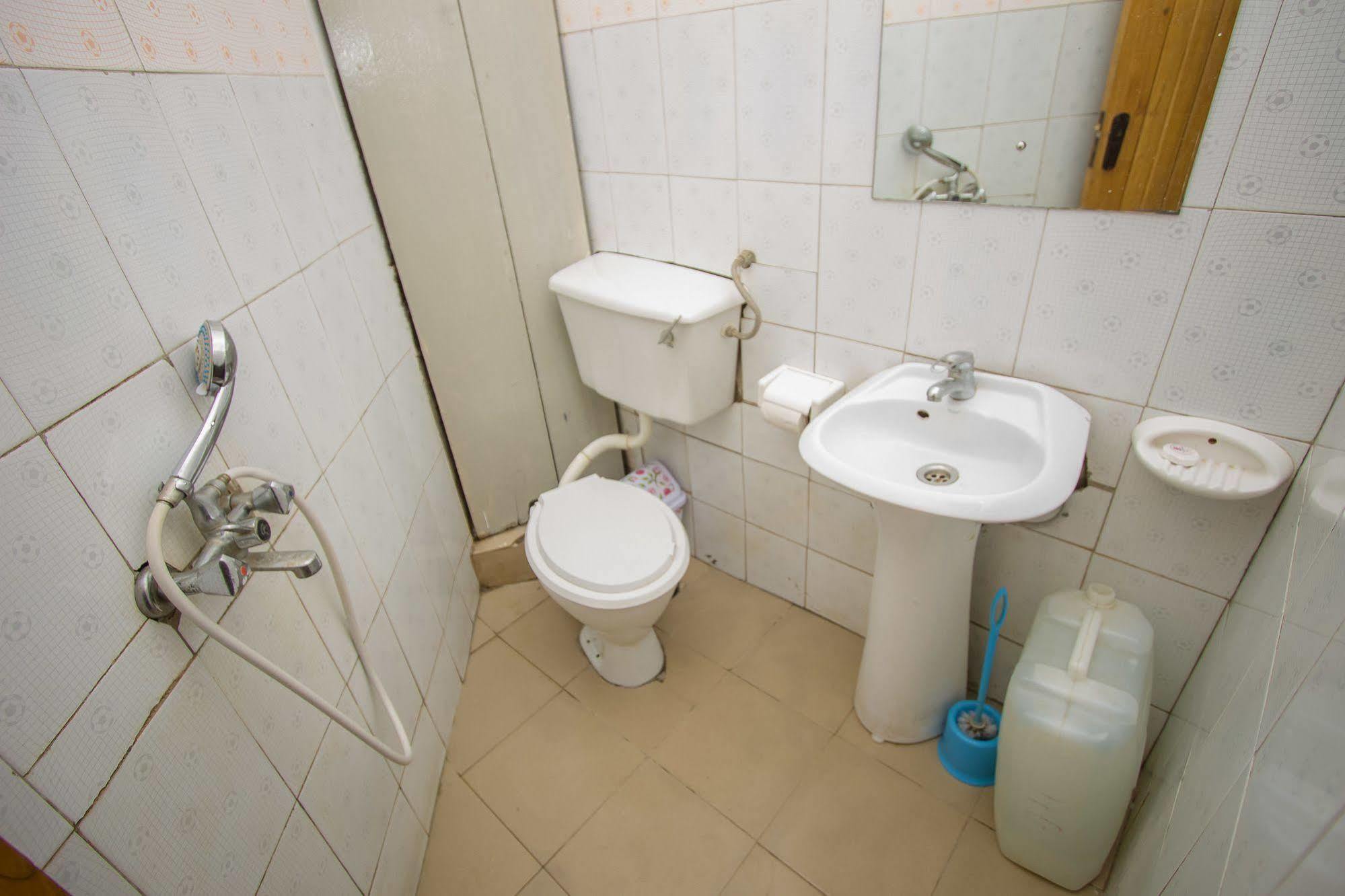 La Grand Chez Johnson Hotel Muyenga Kampala Kültér fotó